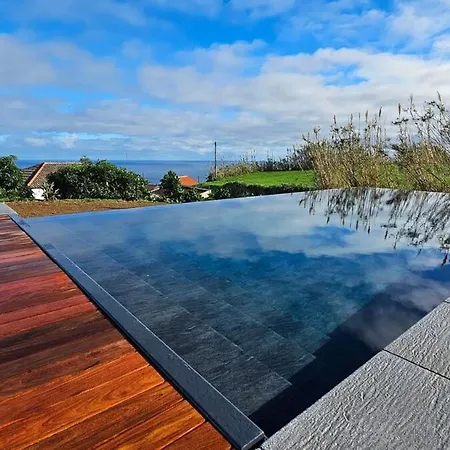 Seaview With Heated Private Pool Bretanha