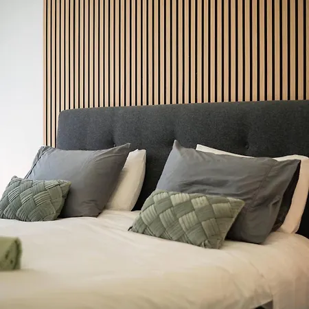 Seaview With Heated Private Pool Bretanha