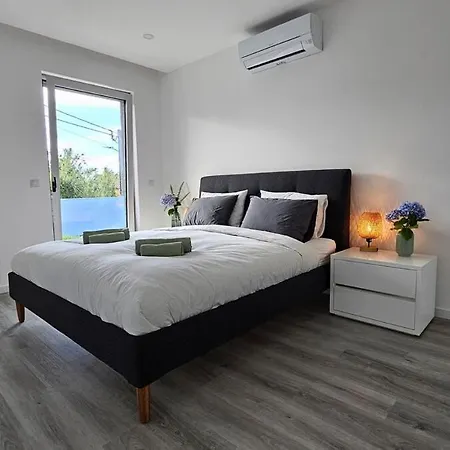 Seaview With Heated Private Pool