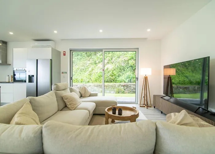 Вилла Seaview With Heated Private Pool Bretanha