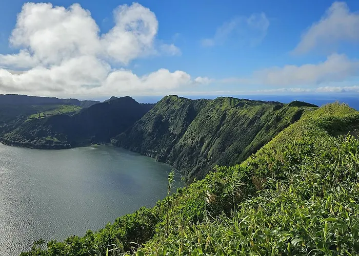 Вилла Seaview With Heated Private Pool Bretanha